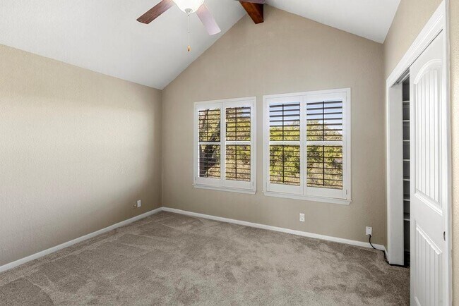 Building Photo - 108 Courtside Cir