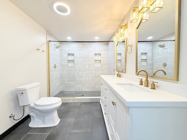 Building Photo - Beautifully Updated 2-Bedroom Home in Sandy!