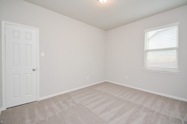 Building Photo - 27326 Grey Fox Run