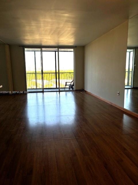 Building Photo - 2500 NE 135th St