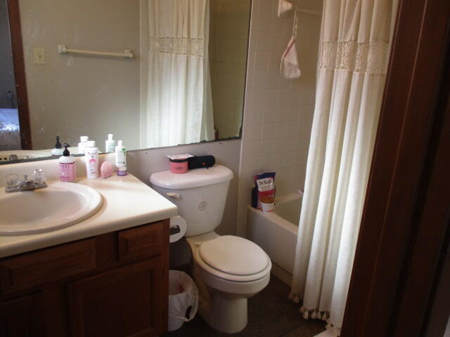 Building Photo - 1008 Pineview Blvd