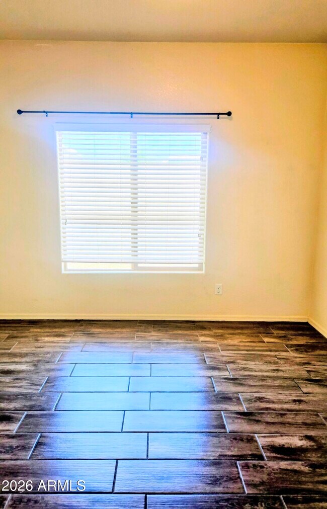 Building Photo - 1229 Questa Ct