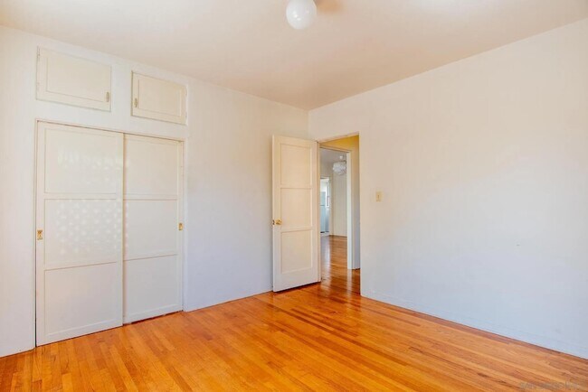 Building Photo - 4682 Altadena Ave.