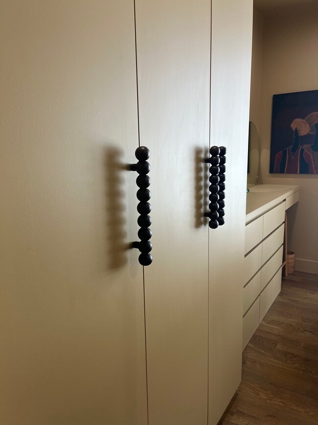 Building Photo - 864 Madison St