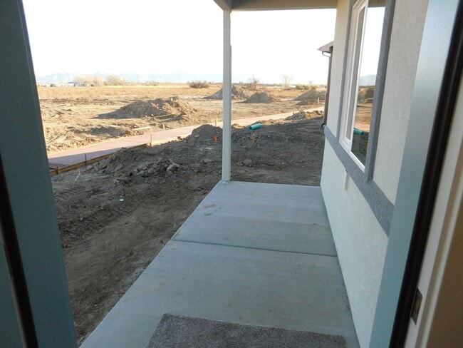 Building Photo - WALKING DISTANCE TO COMMUNITY