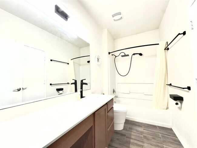 Building Photo - 6117 Toye Dr