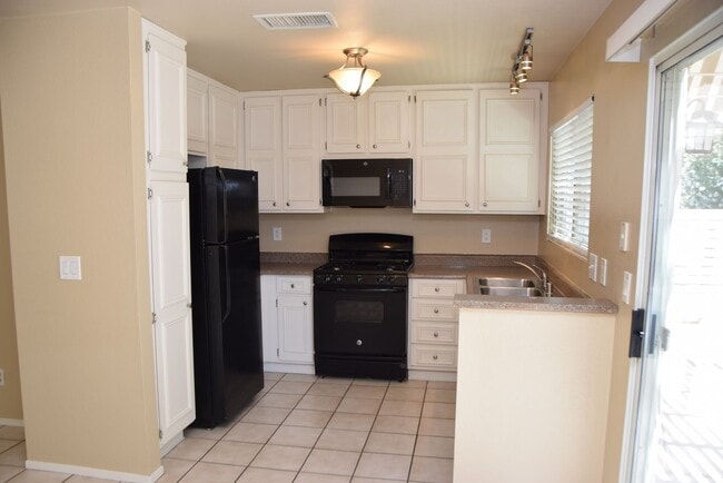 Building Photo - SOUTH - RANCHO LAS PALMAS - 1 STORY HOME - 89123