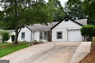 Building Photo - 5932 Homestead Cir