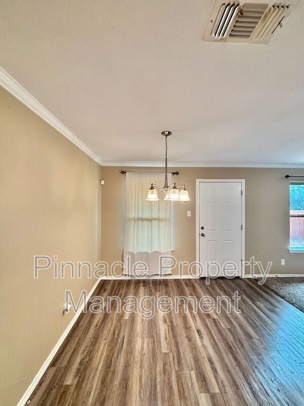 Building Photo - 908 N Garfield St