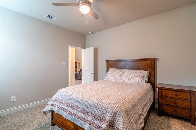Building Photo - 31219 Gullwing Manor Dr