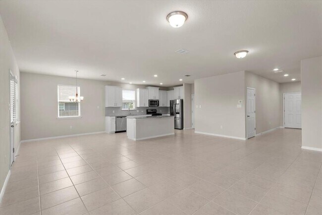 Building Photo - 121 Emerald Pass