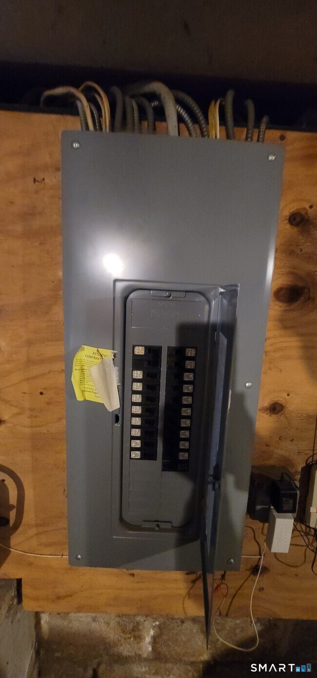 Building Photo - 321 Evers St