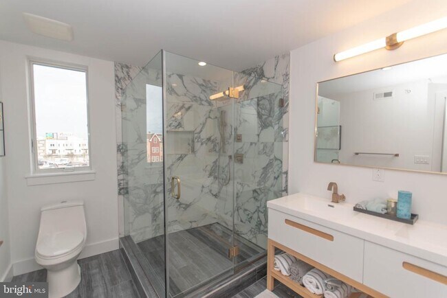 Building Photo - 105 Olive St