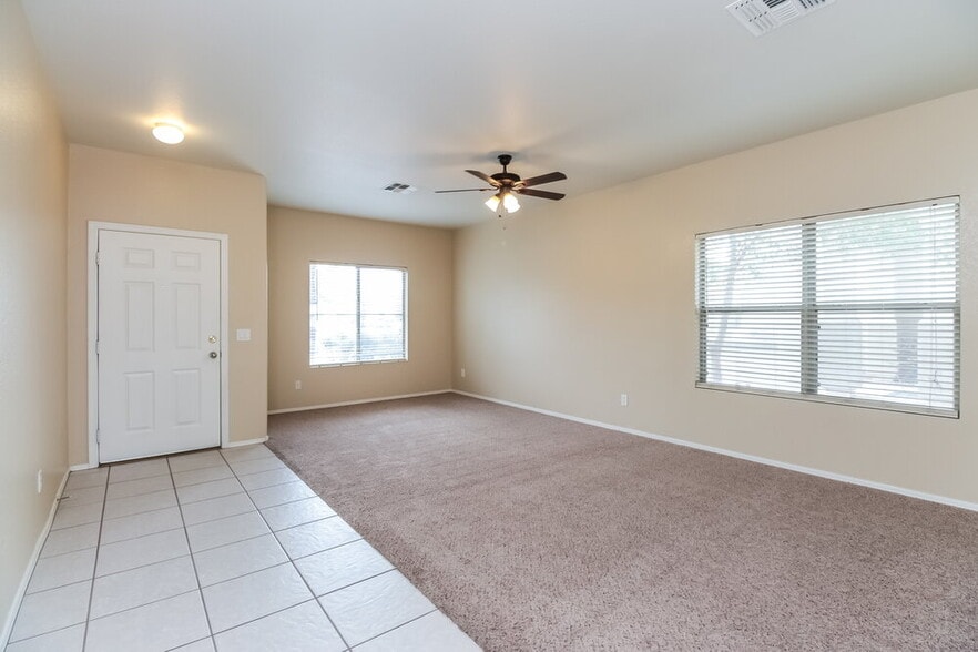 Building Photo - 2714 S Sailors Way