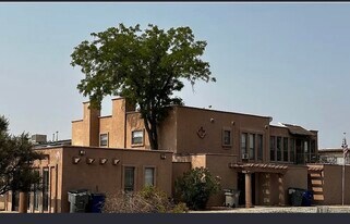Building Photo - 1605 Common Dr