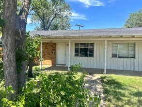 Building Photo - 2716 Duncan Dr
