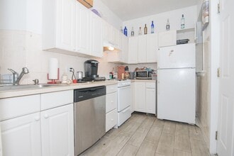 Building Photo - 66 Egmont St