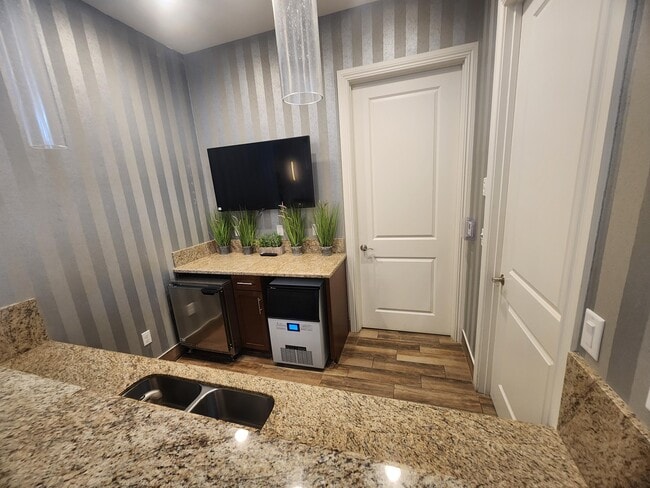 Building Photo - 5816 Monterra Club Dr