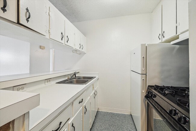 Building Photo - 3258 W Main St