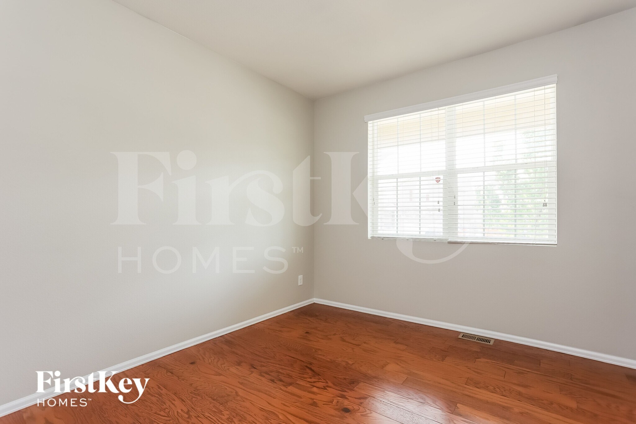 Building Photo - 6463 N Ensenada Ct