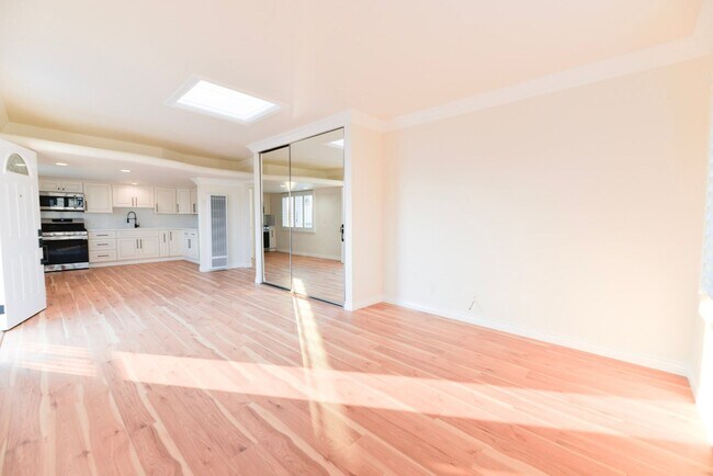 Building Photo - 412 Avenida Santa Barbara