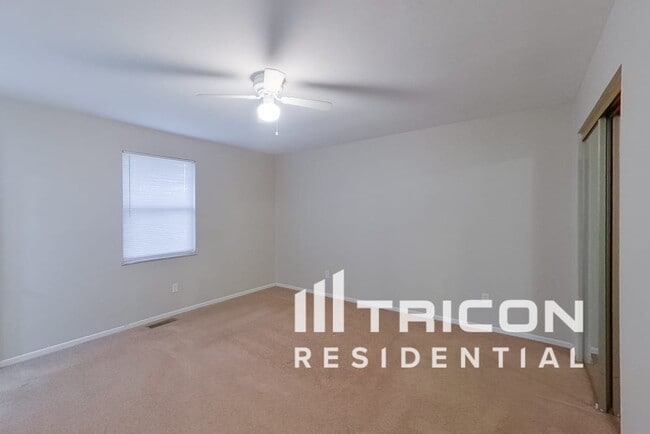 Building Photo - 1563 Park Ridge Ln