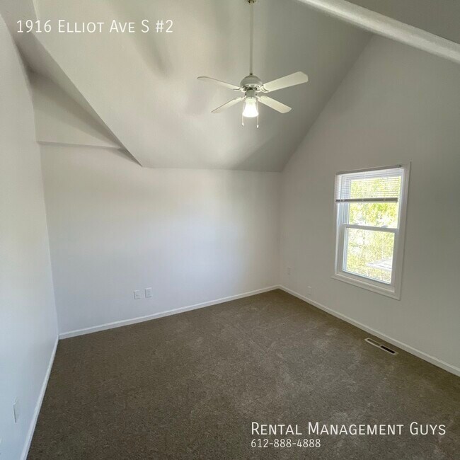 Building Photo - 1916 Elliot Ave