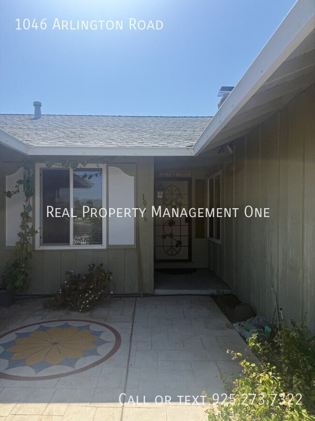 Building Photo - 1046 Arlington Rd