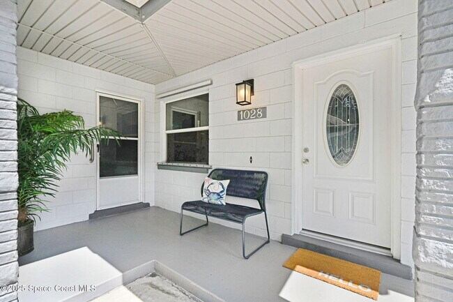 Building Photo - 1028 Coronado Dr