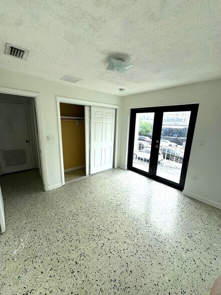 Building Photo - 430 NW 9th Ave