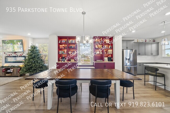 Building Photo - 935 Parkstone Towne Blvd
