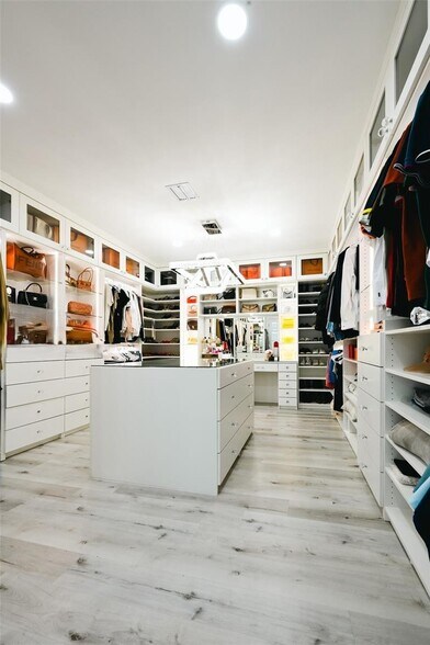 Building Photo - 8450 NW 169th Ter