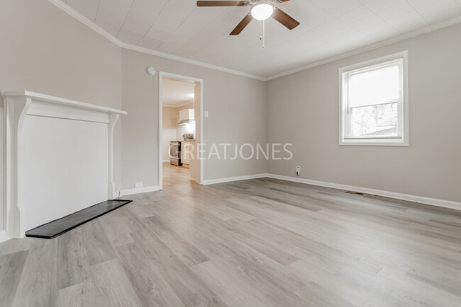 Building Photo - Charming 3 Bedroom in LaGrange!