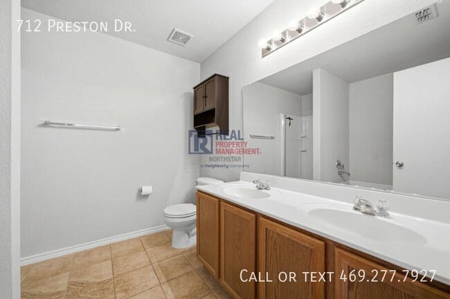 Building Photo - 712 Preston Dr