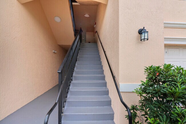Building Photo - 2809 Amalei Dr