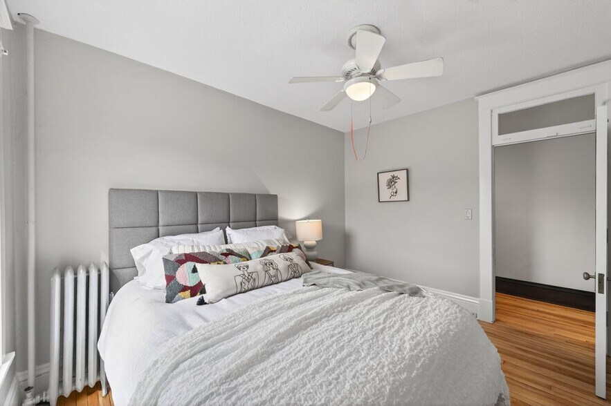 Building Photo - 722 Grand Ave