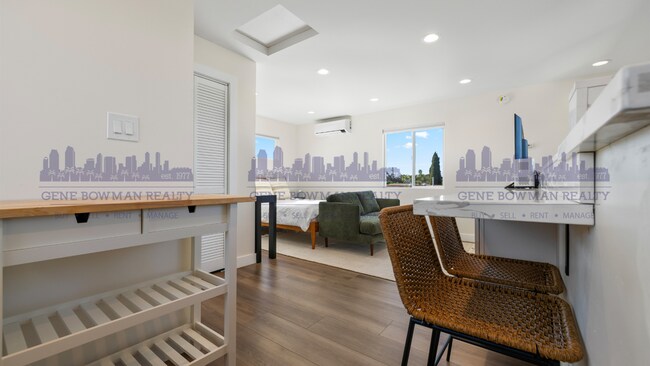 Building Photo - Homes on Constitution