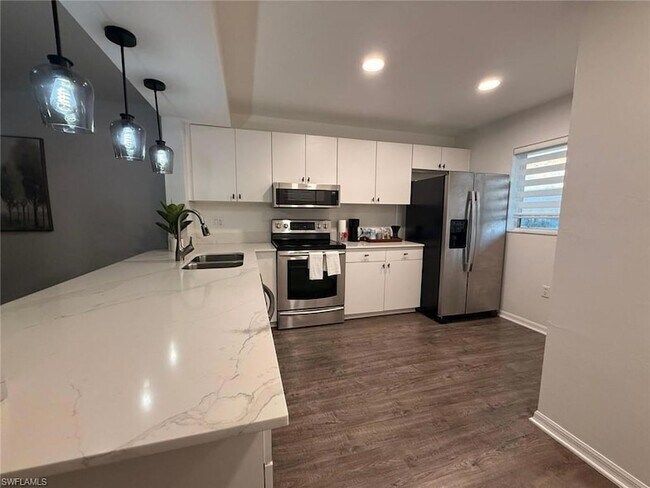 Primary Photo - 146 Cypress Way E