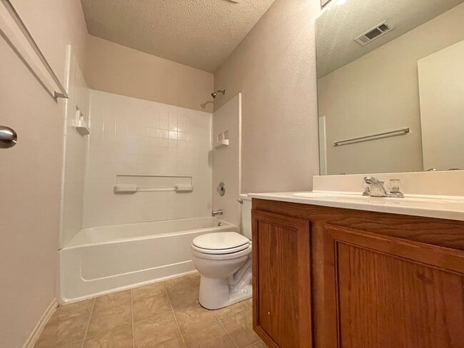 Building Photo - Keller ISD-5 BED, 4 BATH-AMAZING PRICE!