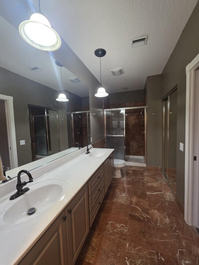 Building Photo - 43 Live Oak Cir