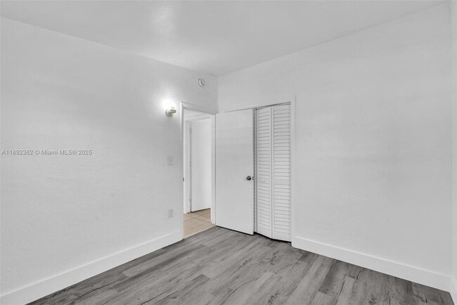 Building Photo - 137 NW 29th Ave