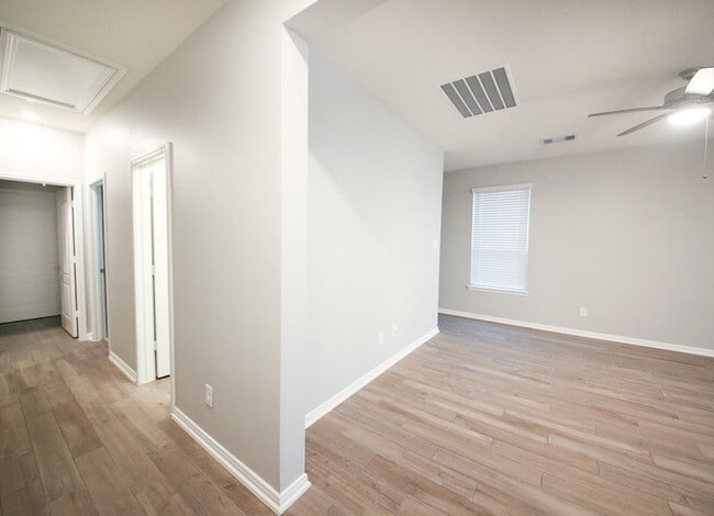 Building Photo - 9406 Castillo Ct