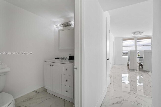 Building Photo - 18051 Biscayne Blvd