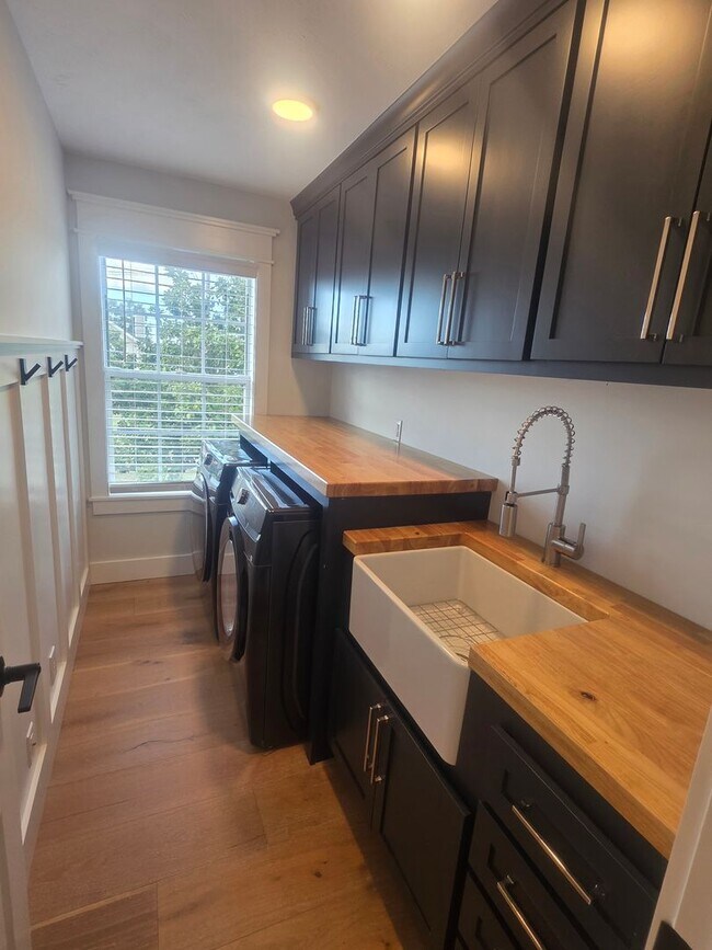 Building Photo - Beautifully remodeled home in LaVergne