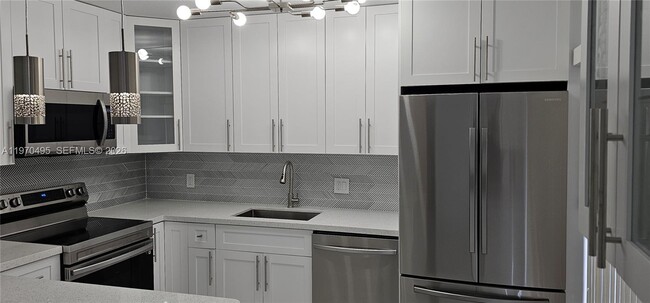 Building Photo - 3310 Meridian Way S