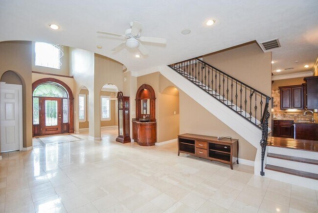 Primary Photo - 2326 Walnut Bend Ln