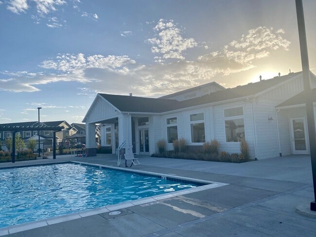 Building Photo - 3 Bed | 2.5 Bath | 2,365 sq ft above grade | Full unfinished basement | 2-car garage