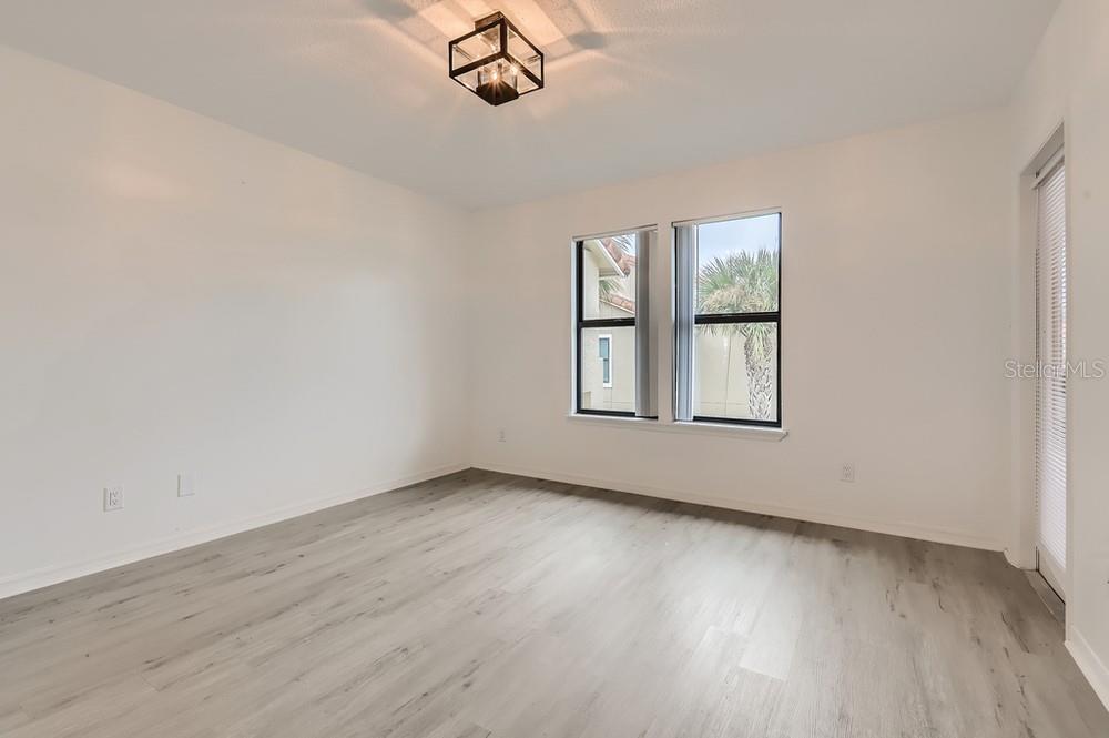 Building Photo - 4002 Crockers Lake Blvd