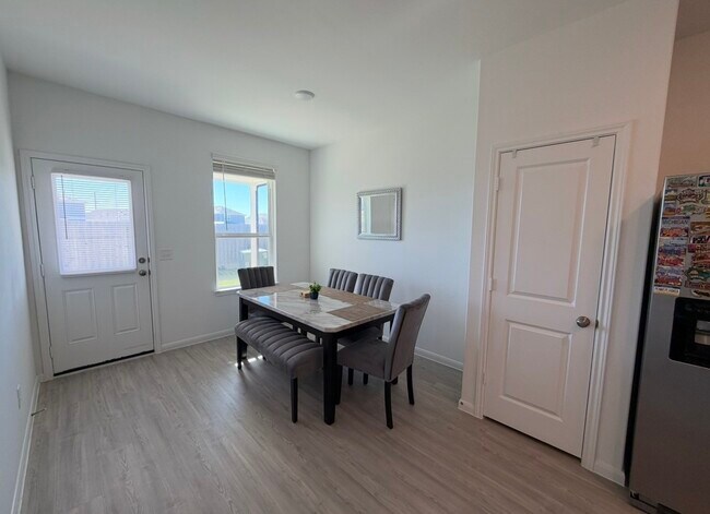 Building Photo - 23415 Wagon Cart Rd