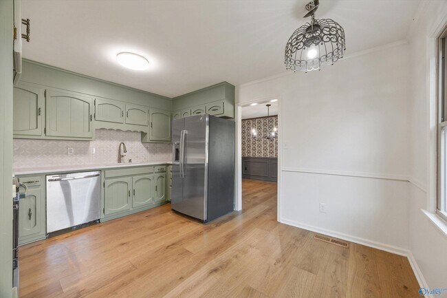 Building Photo - 8003 Brookfield Cir SE